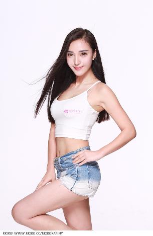 美女比基尼游泳图片视频